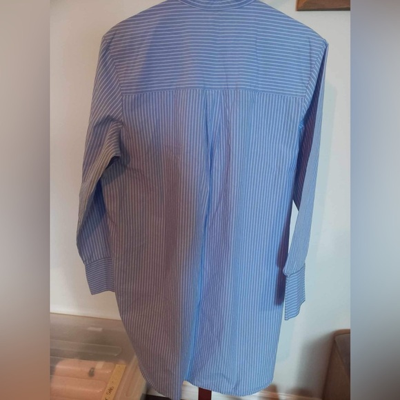 Hi-lo tailored stripe shirt - Picture 3 of 10